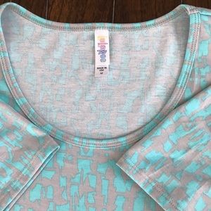 LuLarue Perfect T size medium